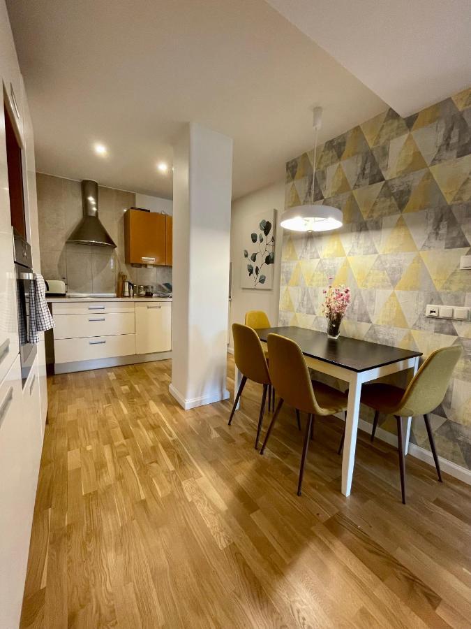 Boutique Apartments - Old Town 120M2 - Private Underground Parking - Wrocław Kültér fotó